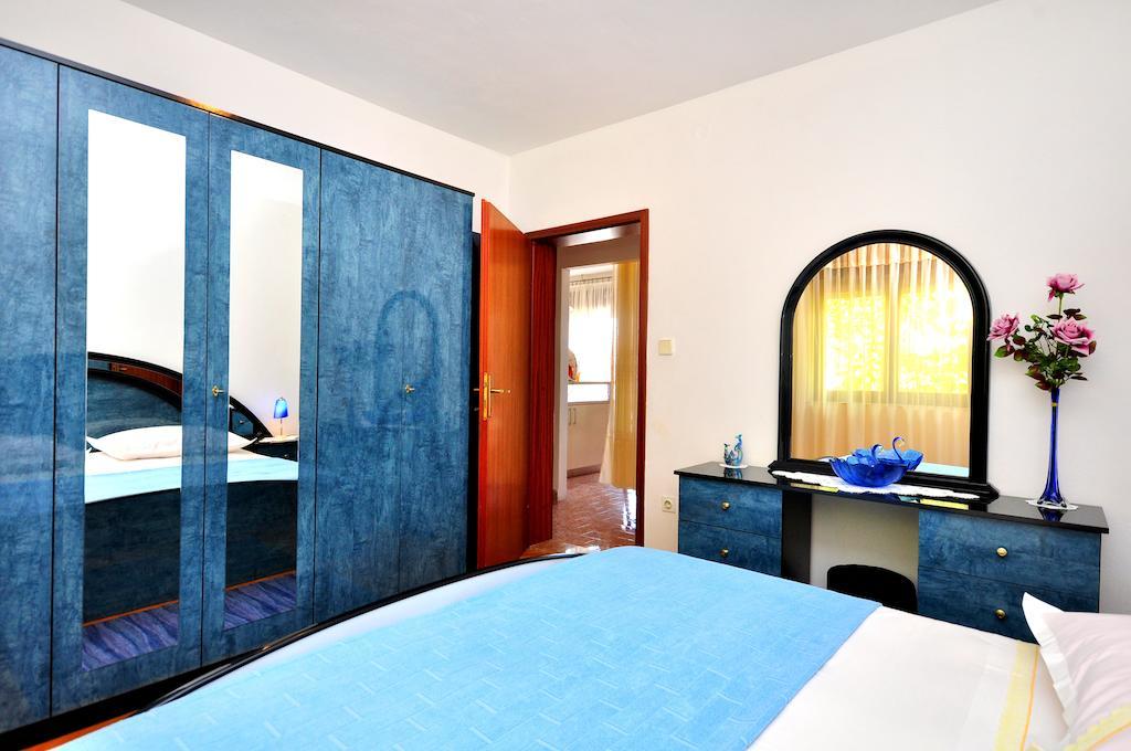 Apartments Sakal Trogir Bilik gambar